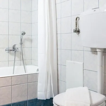 Sunny With 2 Bedrooms And Garden Apartment Glyfada (Attica)