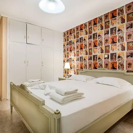 Sunny With 2 Bedrooms And Garden * Glyfada (Attica)