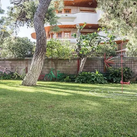 Sunny With 2 Bedrooms And Garden Apartment *