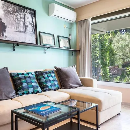 Sunny With 2 Bedrooms And Garden Apartment *